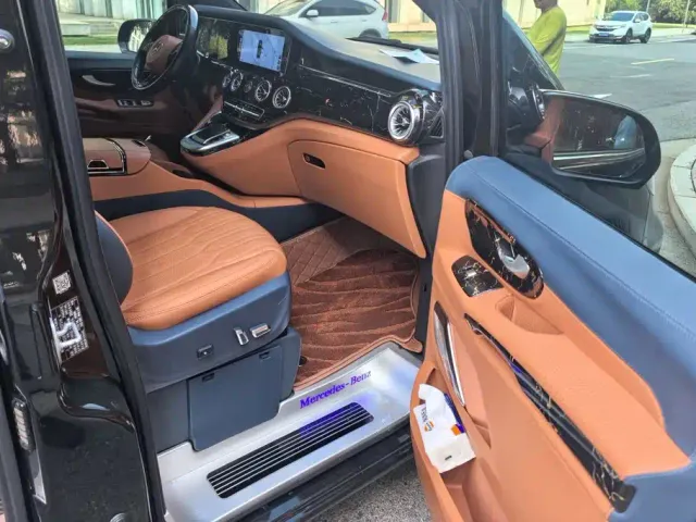 Mercedes-Benz Vito 2024 2.0T Business 7-Seater — Фото автомобиля 8