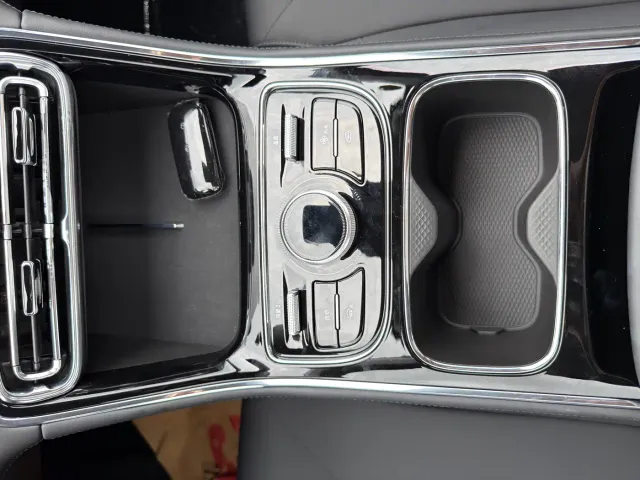 Geely Galaxy Stellar 6 — Фото автомобиля 16
