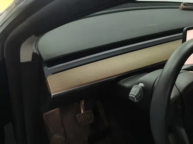 Tesla Model Y — Фото автомобиля 22