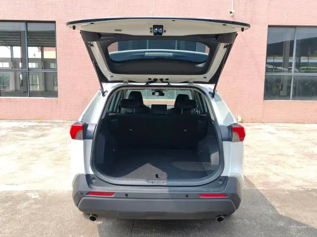 Toyota RAV4 — Фото автомобиля 20