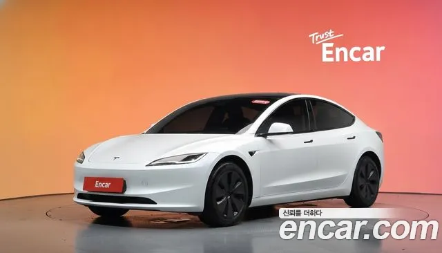 Фотография автомобиля — Tesla Model 3