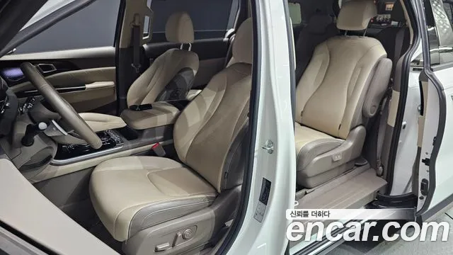Kia Carnival Generation 4 — Фото автомобиля 18