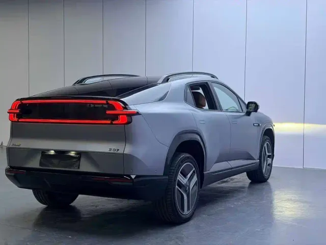 Changan Qiyuan E07 — Фото автомобиля 10