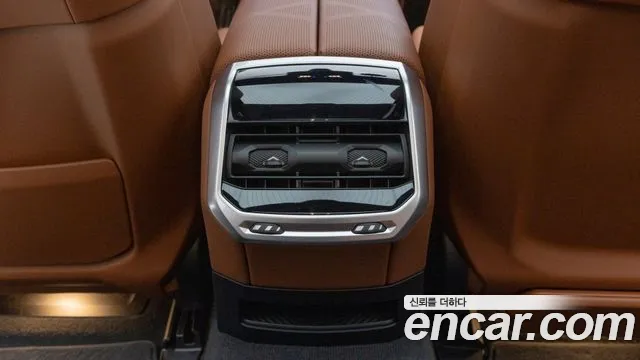 BMW i7 G70 — Фото автомобиля 19