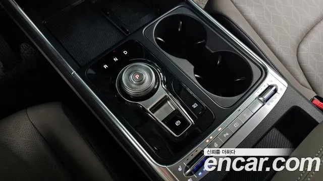 Kia Carnival Generation 4 — Фото автомобиля 9