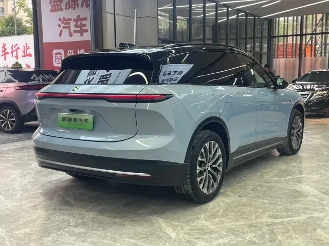 Nio ES6 — Фото автомобиля 11