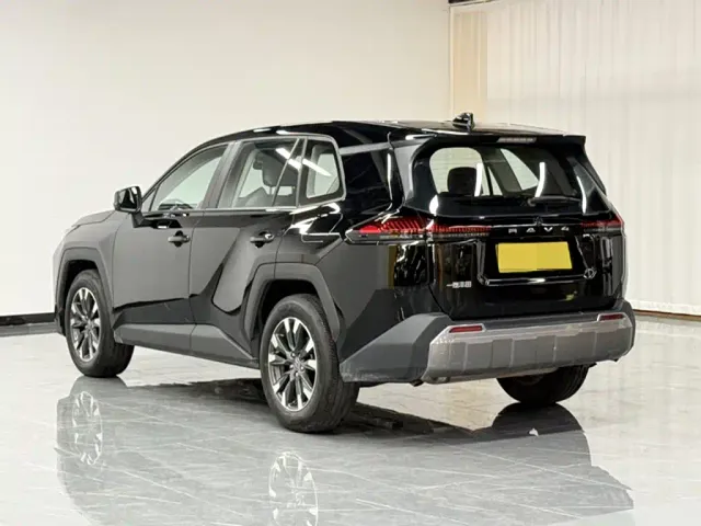 Toyota RAV4 — Фото автомобиля 4