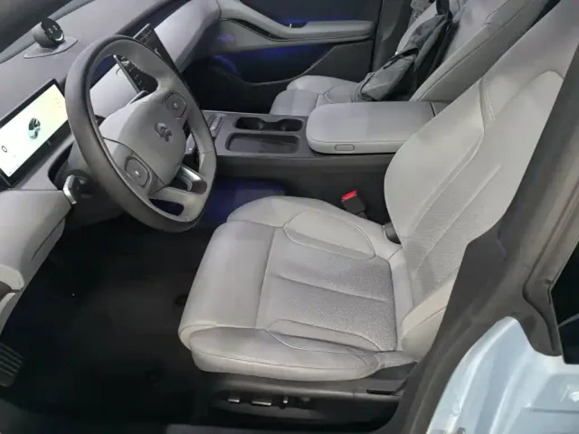 Nio ET5 Touring — Фото автомобиля 14