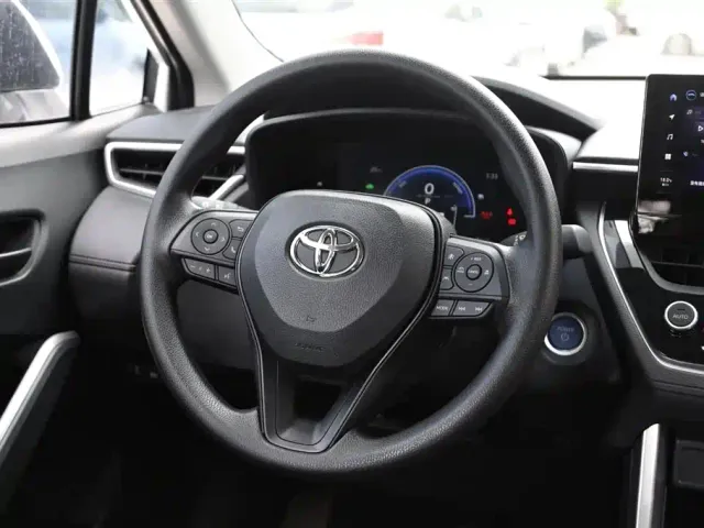 Toyota Corolla Cross — Фото автомобиля 12