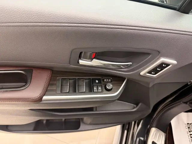 Toyota Granvia — Фото автомобиля 3