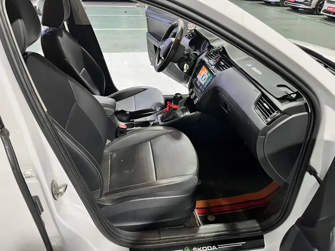 Škoda Octavia 2022 1.5L Automatic Comfort Edition — Фото автомобиля 11