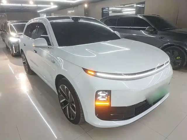 Li Auto L6 — Фото автомобиля 3