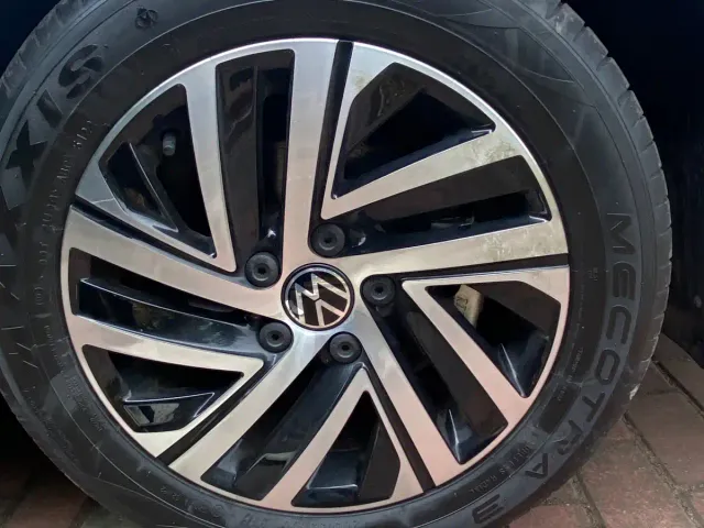 Volkswagen Lavida — Фото автомобиля 24