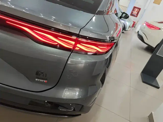 BYD Han L — Фото автомобиля 7