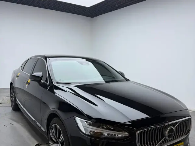 Volvo S90 — Фото автомобиля 3