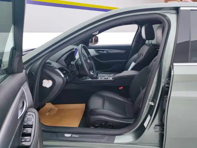 Cadillac CT5 — Фото автомобиля 9