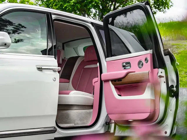 Rolls-Royce Cullinan — Фото автомобиля 18