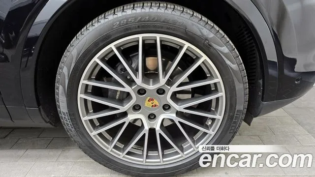 Porsche Cayenne — Фото автомобиля 5