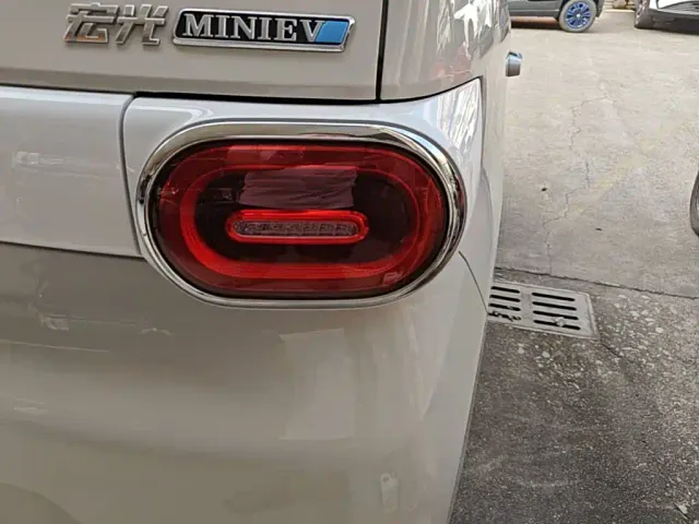 Wuling Hongguang Mini EV — Фото автомобиля 7