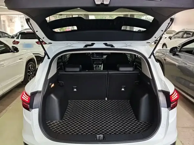 Geely Binyue — Фото автомобиля 18