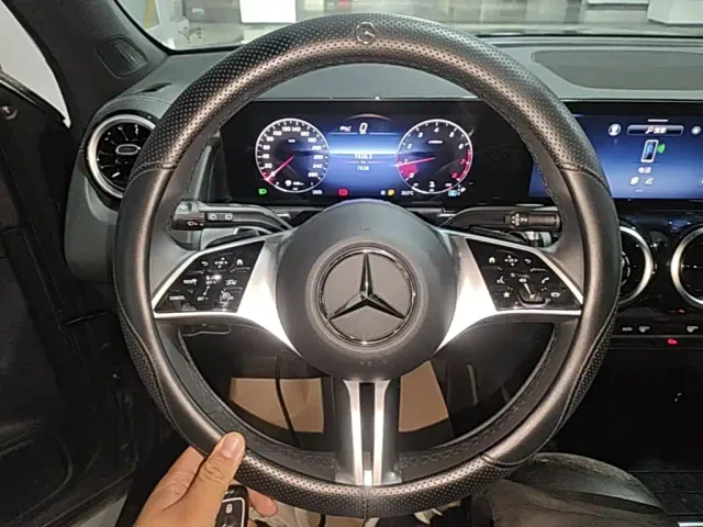 Mercedes-Benz GLB-Class — Фото автомобиля 10