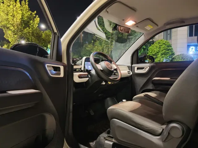 Wuling Hongguang Mini EV — Фото автомобиля 10