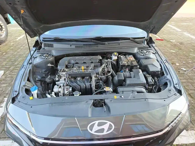 Hyundai Elantra — Фото автомобиля 19