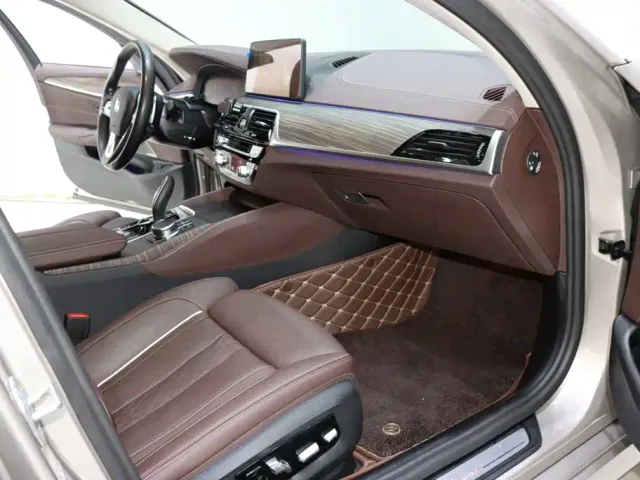 BMW 5 Series — Фото автомобиля 8