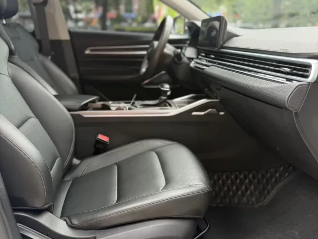 Geely Emgrand — Фото автомобиля 13