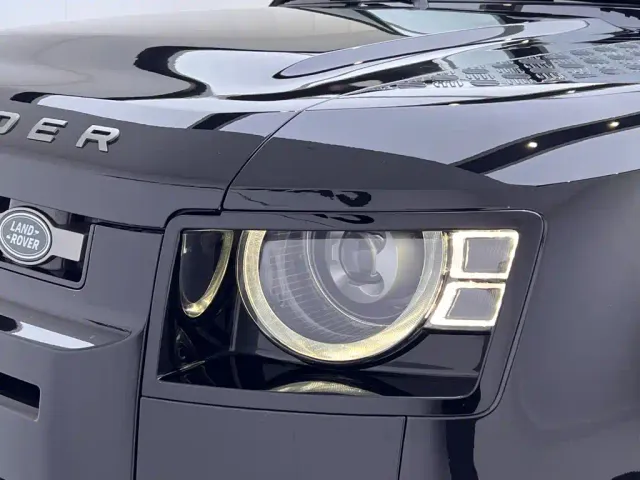 Land Rover Defender — Фото автомобиля 12