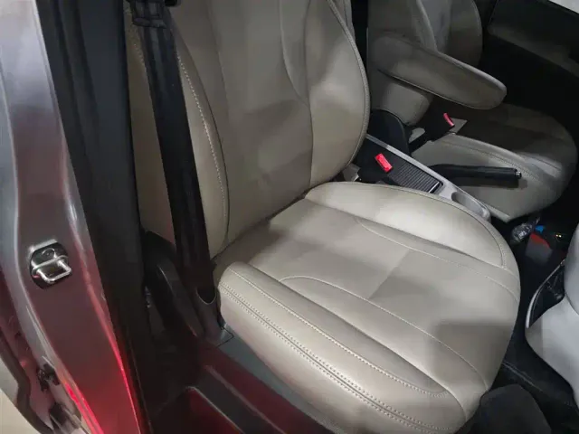 JAC Refine M4 — Фото автомобиля 24