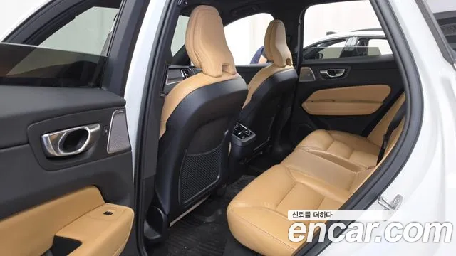 Volvo XC60 Generation 2 — Фото автомобиля 11