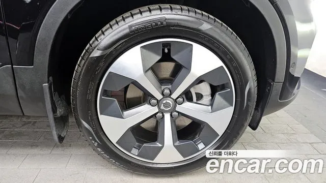 Вольво XC40 B4 Ultimate Bright — Фото автомобиля 21
