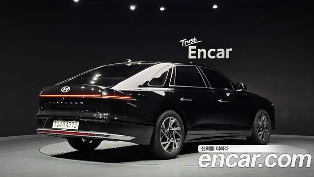 Hyundai Grandeur Grandeur (GN7) 2.5 Бензин 2WD — Фото автомобиля 2