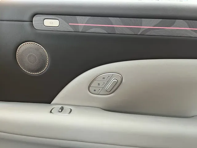 IM Motors LS6 — Фото автомобиля 11