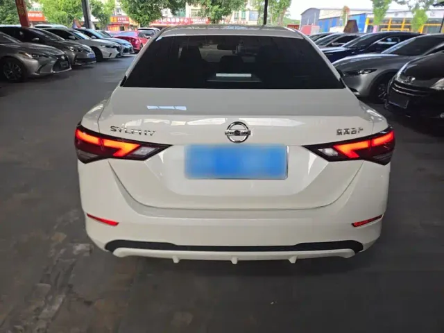 Nissan Sylphy — Фото автомобиля 5