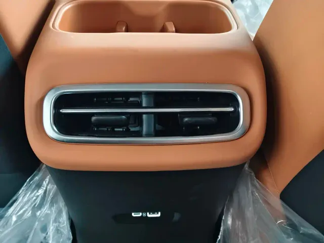 Leapmotor C10 — Фото автомобиля 10