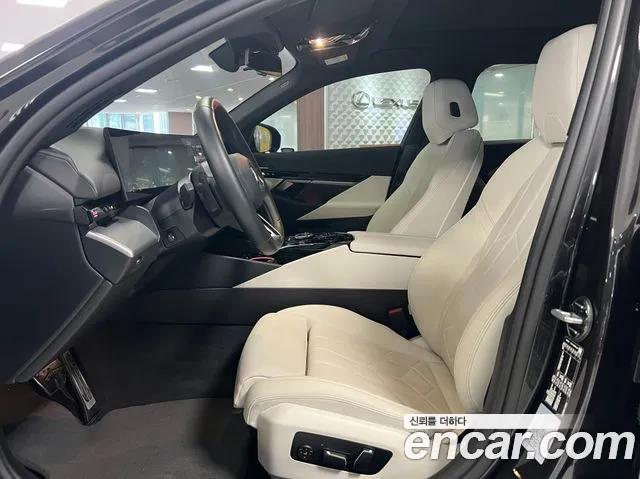 BMW 5 Series G60 — Фото автомобиля 11
