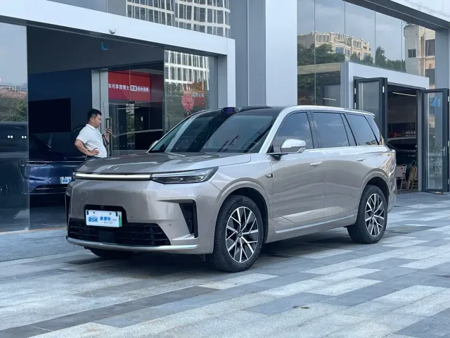 Фотография автомобиля — GAC Trumpchi Xiangwang S9