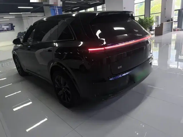 Li Auto L7 — Фото автомобиля 22