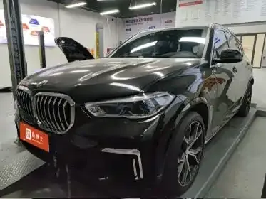 Фотография автомобиля — BMW X5