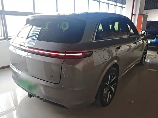 Li Auto L7 — Фото автомобиля 6