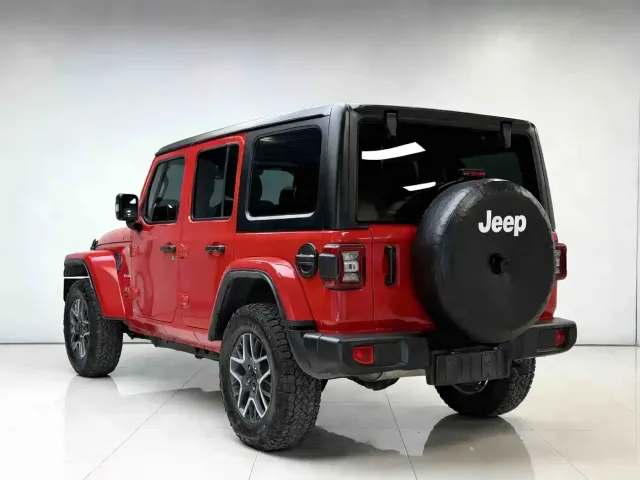 Jeep Wrangler — Фото автомобиля 19