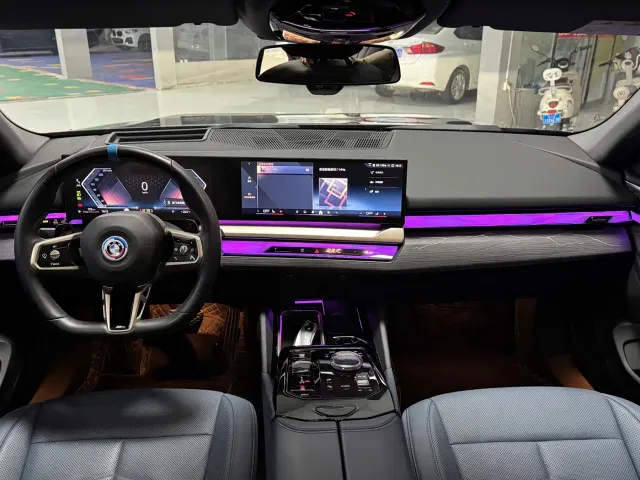 BMW 5 Series — Фото автомобиля 5
