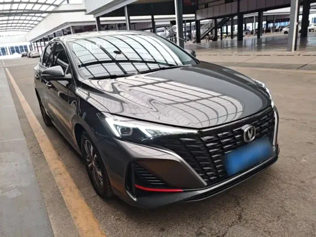 Changan Eado — Фото автомобиля 3