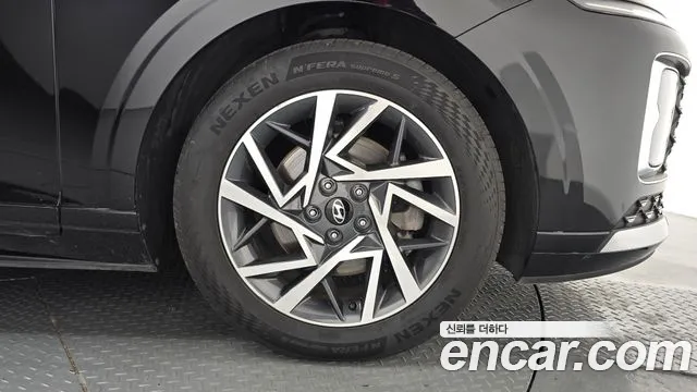 Hyundai Grandeur Grandeur (GN7) 2.5 Бензин 2WD — Фото автомобиля 21