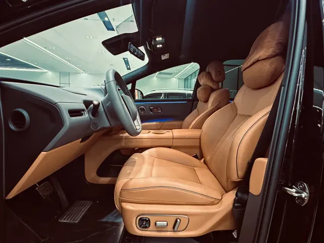 Li Auto i8 — Фото автомобиля 10