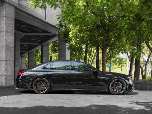 Mercedes-Benz E-Class — Фото автомобиля 20