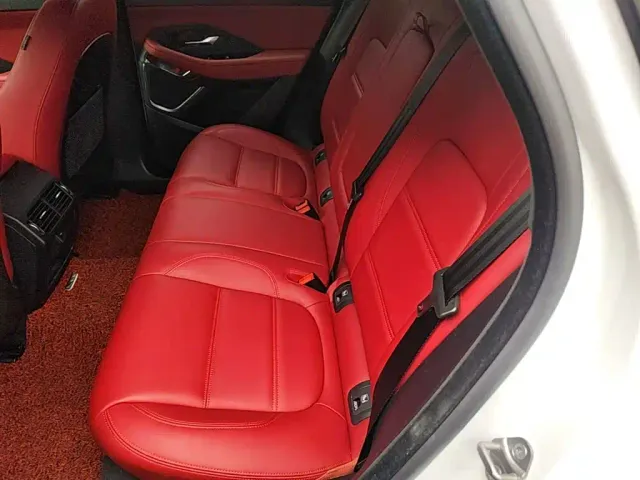 Jaguar E-PACE — Фото автомобиля 16