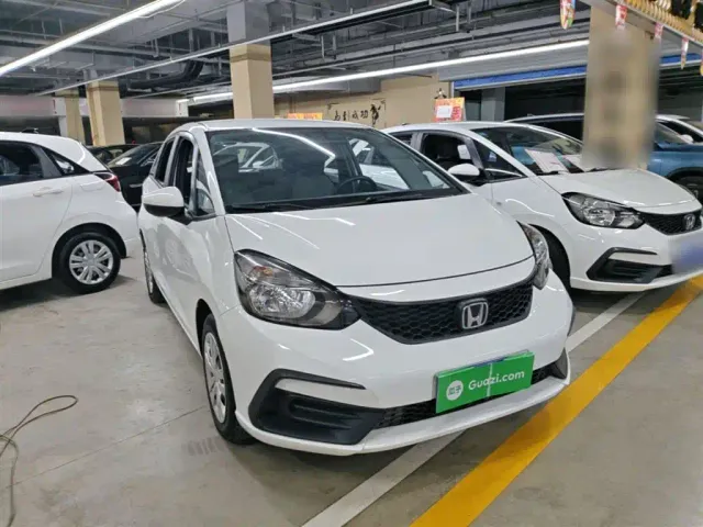 Honda Fit — Фото автомобиля 3